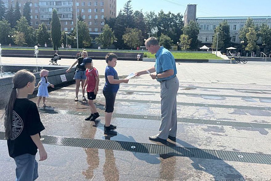 Пензенцев попросили не купаться в фонтане