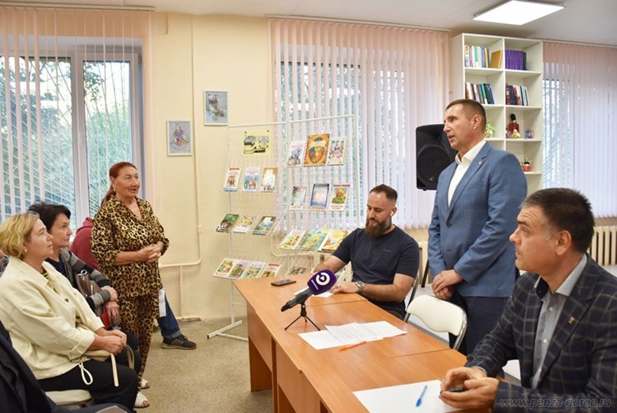 Глава Пензы встретился с активистами Железнодорожного района