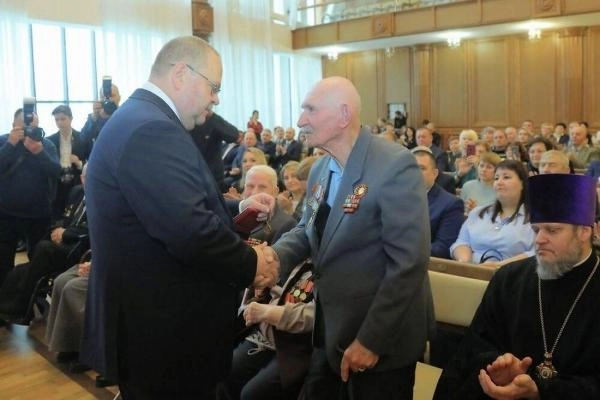 В Пензе вручают медали 