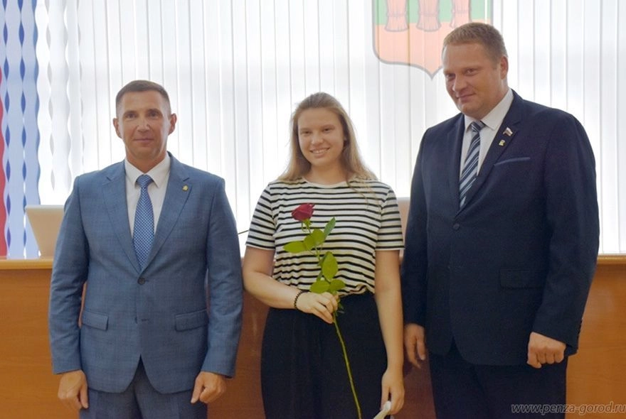 В Пензе детям-сиротам вручили ключи от жилья