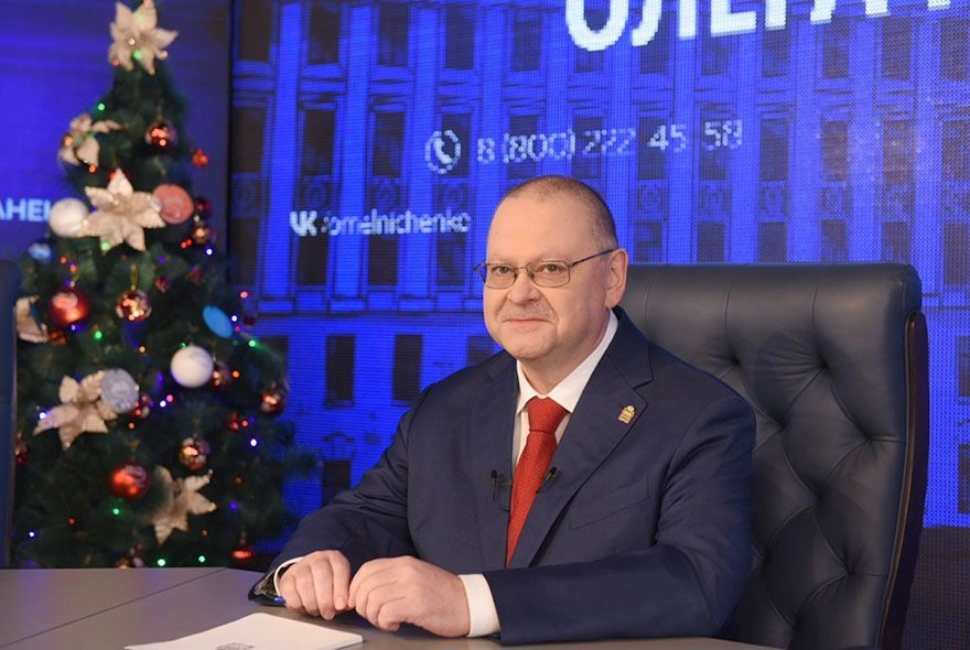 Олег Мельниченко провел прямую линию 