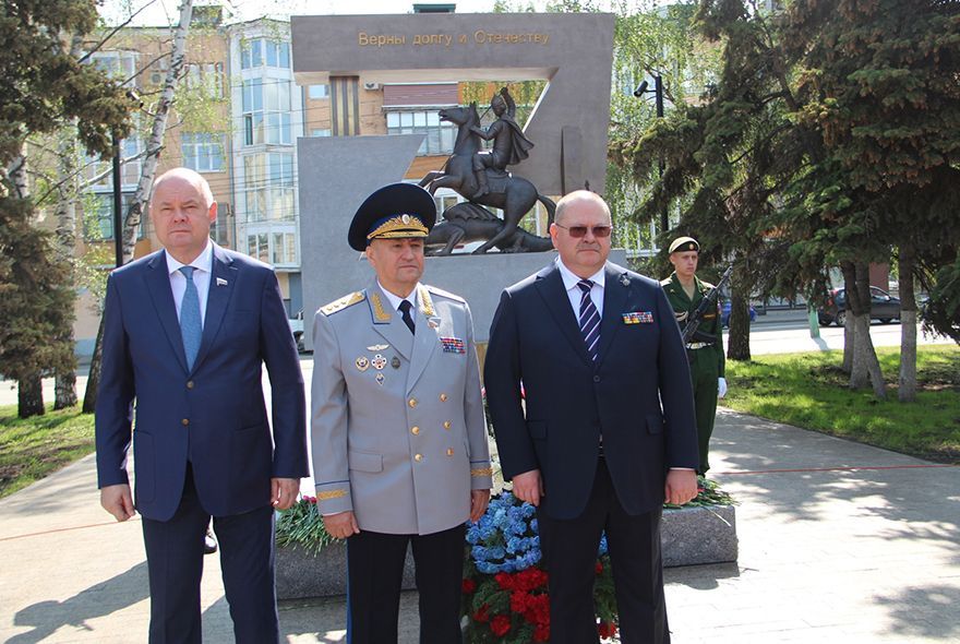 В Пензе открыт памятный знак участникам СВО