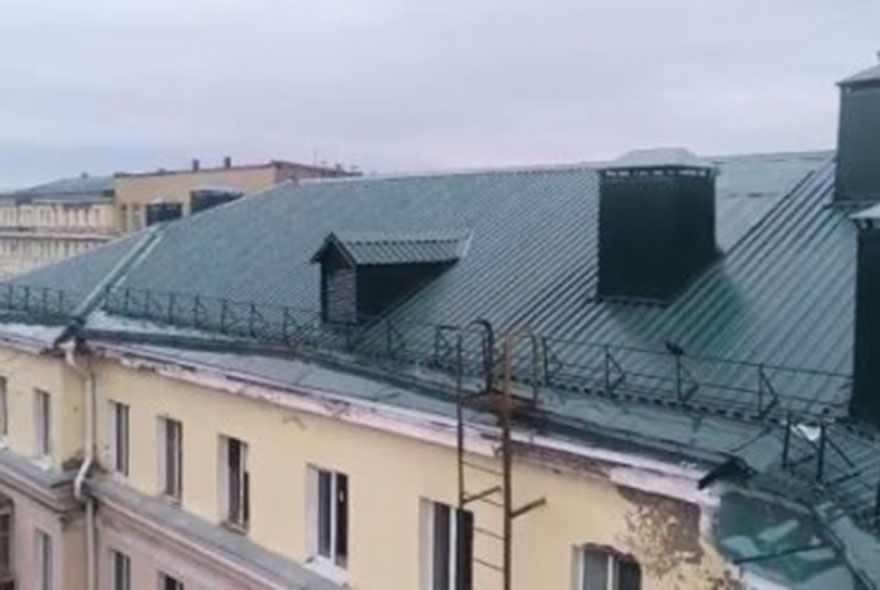 В Пензе на Октябрьской, 4 – новая крыша