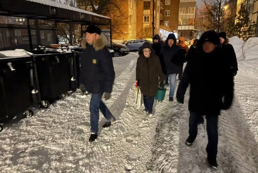 Олег Денисов оценил работу коммунальных служб и УК