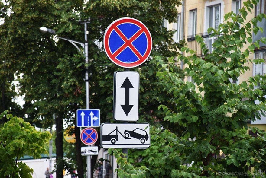 Стоянка во втором ряду на Кураева обернется штрафом