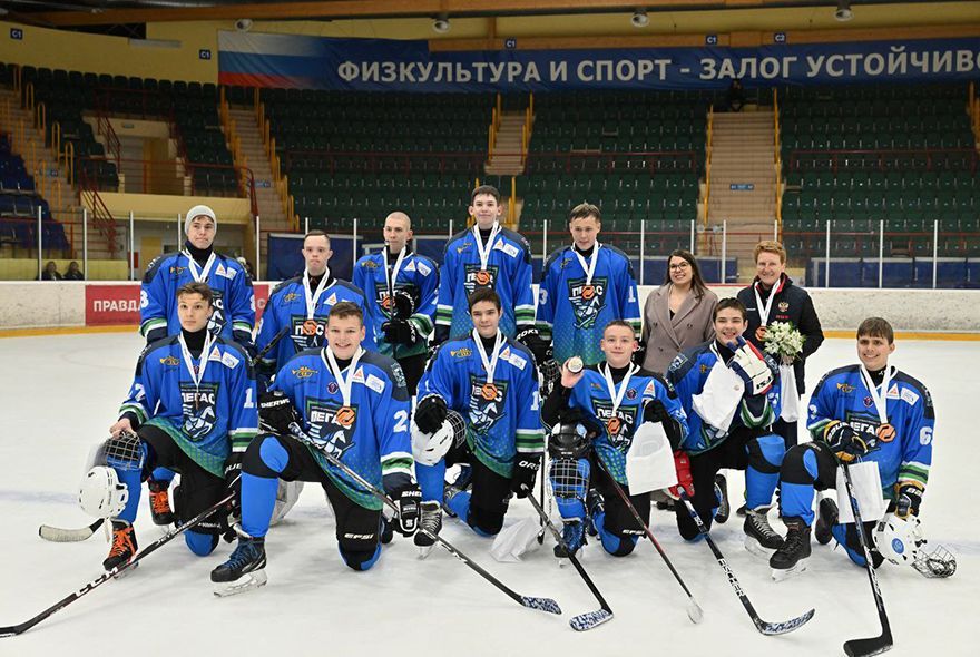 Пензенская команда — призер турнира по адаптивному хоккею