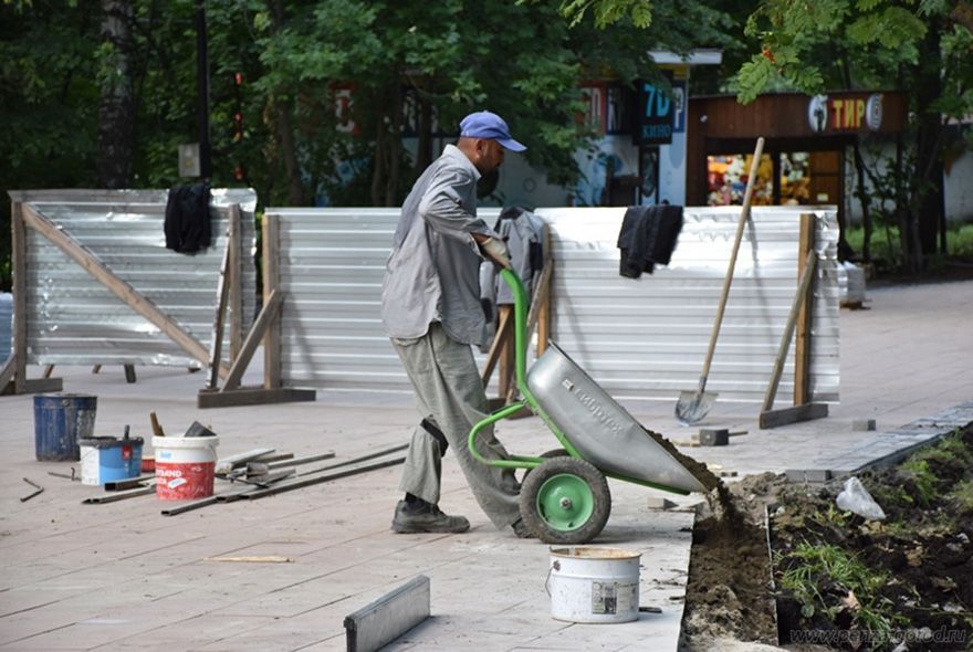 Как идет ремонт в парке Белинского