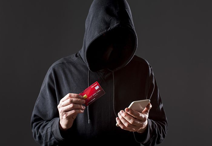 В Пензе подросток помогал мошенникам