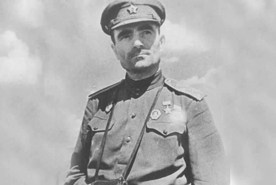 Народный герой