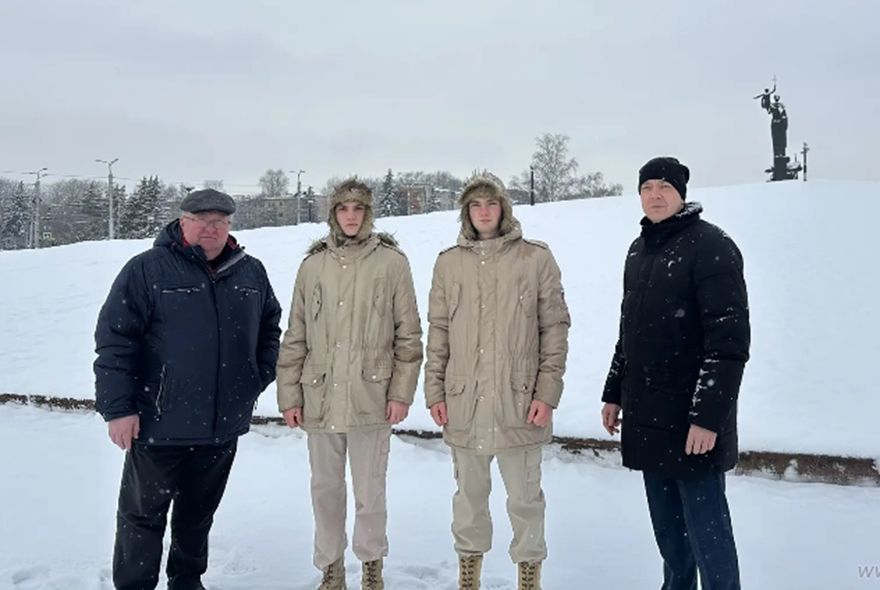 Монумент - не место для развлечений