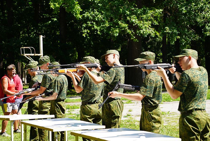 В Пензе юные гвардейцы выясняли, кто самый меткий