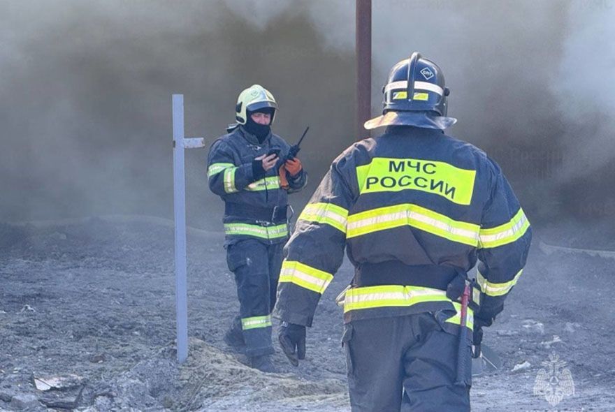 В Пензе горит склад на Аустрина 