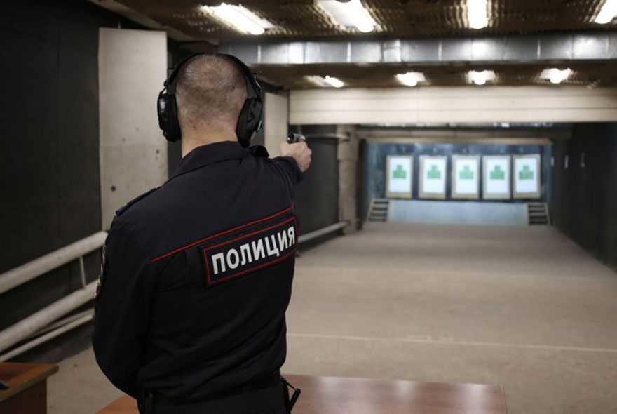В Пензе полицейские соревновались в стрельбе из пистолета Макарова