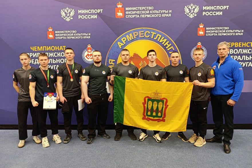 Пензенские армрестлеры завоевали путевки на первенство России