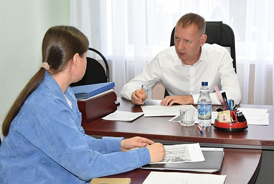 Денис Соболев решает проблемы жителей своего округа