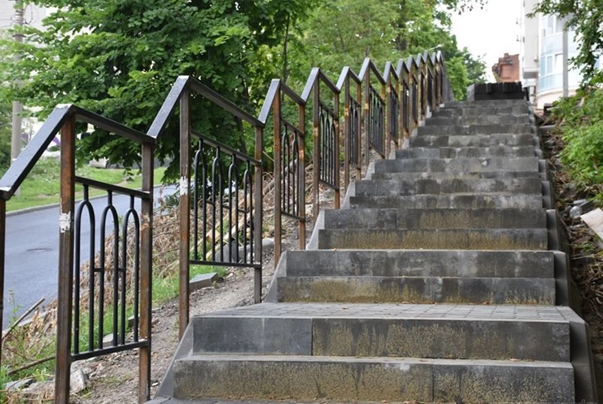 В Пензе завершается ремонт лестницы на Красной