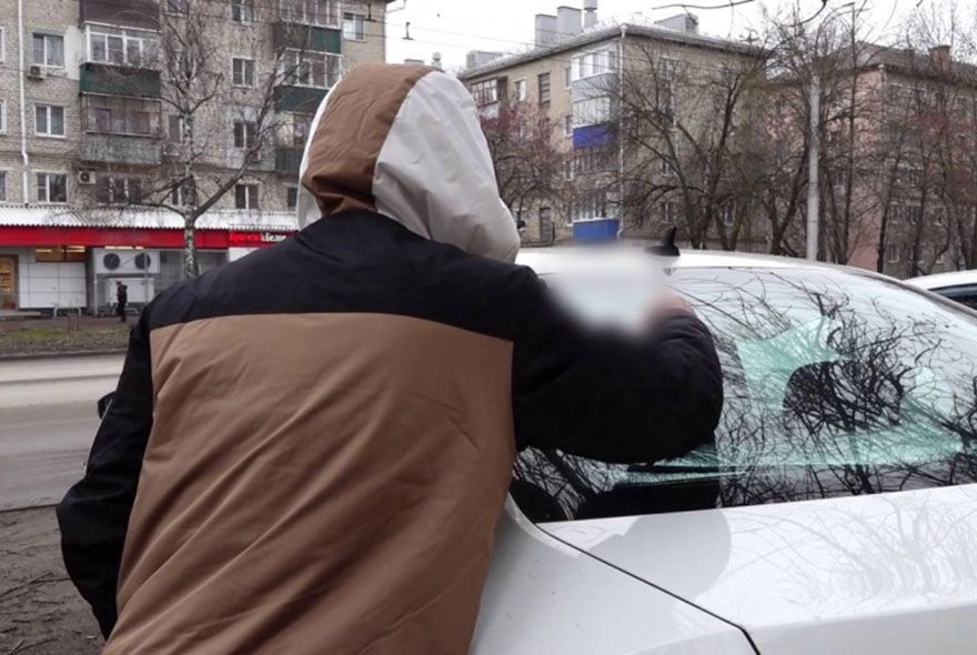 В Пензе нашли машины с запрещенной символикой