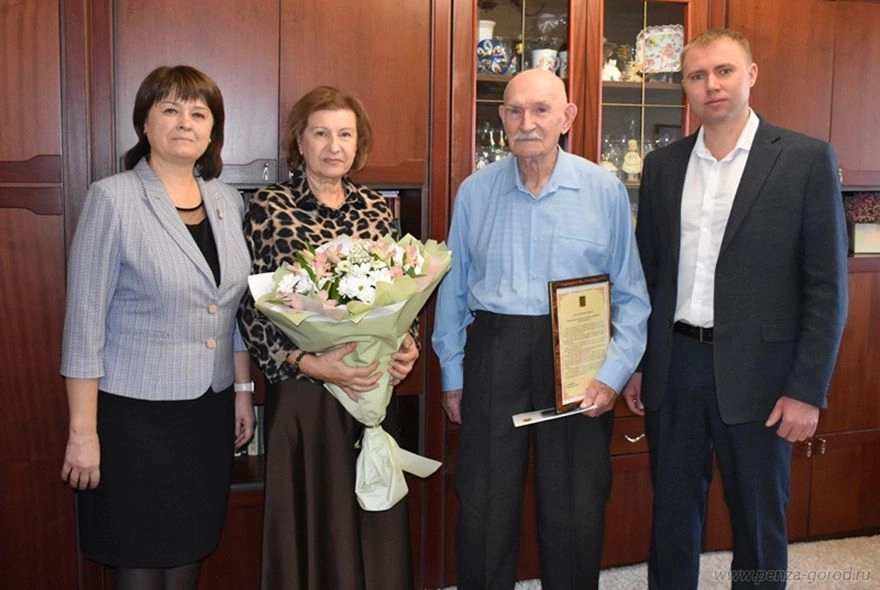 В Пензе Почетного гражданина поздравили с 98-летием