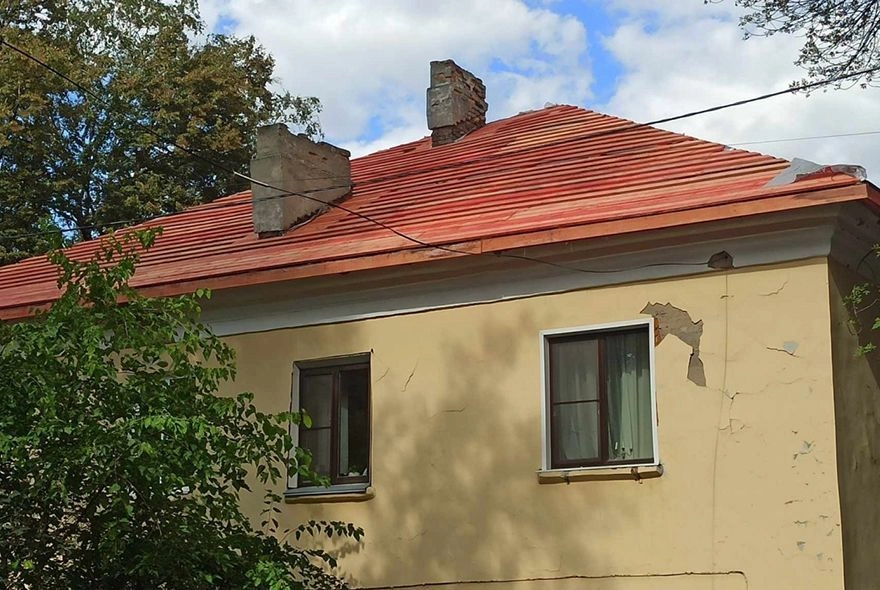 В Пензе на Ударной, 21 идет капремонт крыши